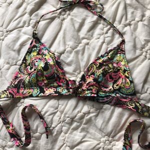 Never worn Victoria’s Secret bikini top